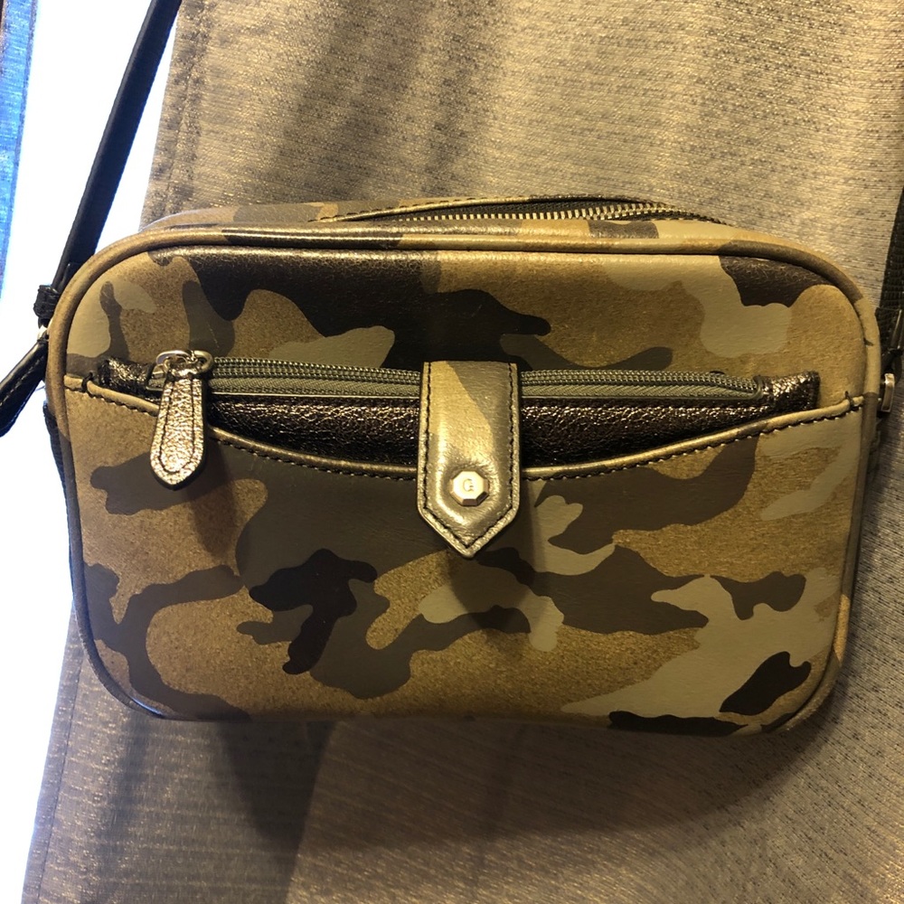GILI purse